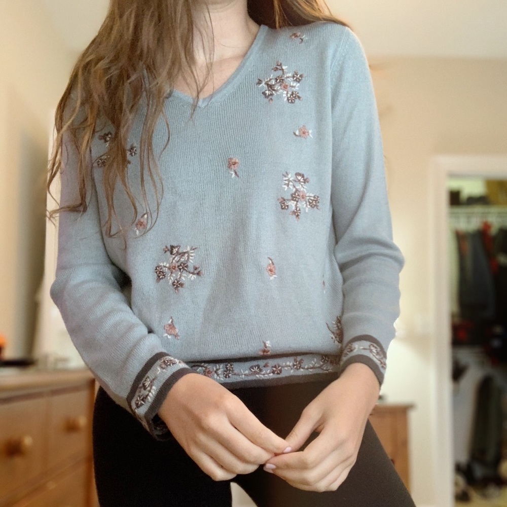 Thin embroidered sweater top